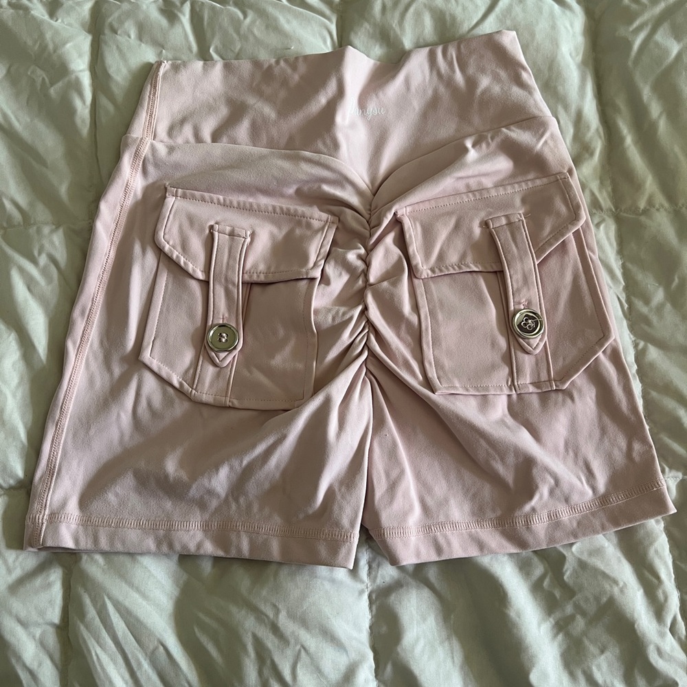 Light Pink Scrunch Back Pocket Bike Shorts